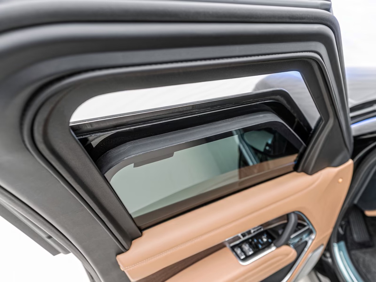 Armored Range Rover P530 LWB Autobiography B6 For Sale