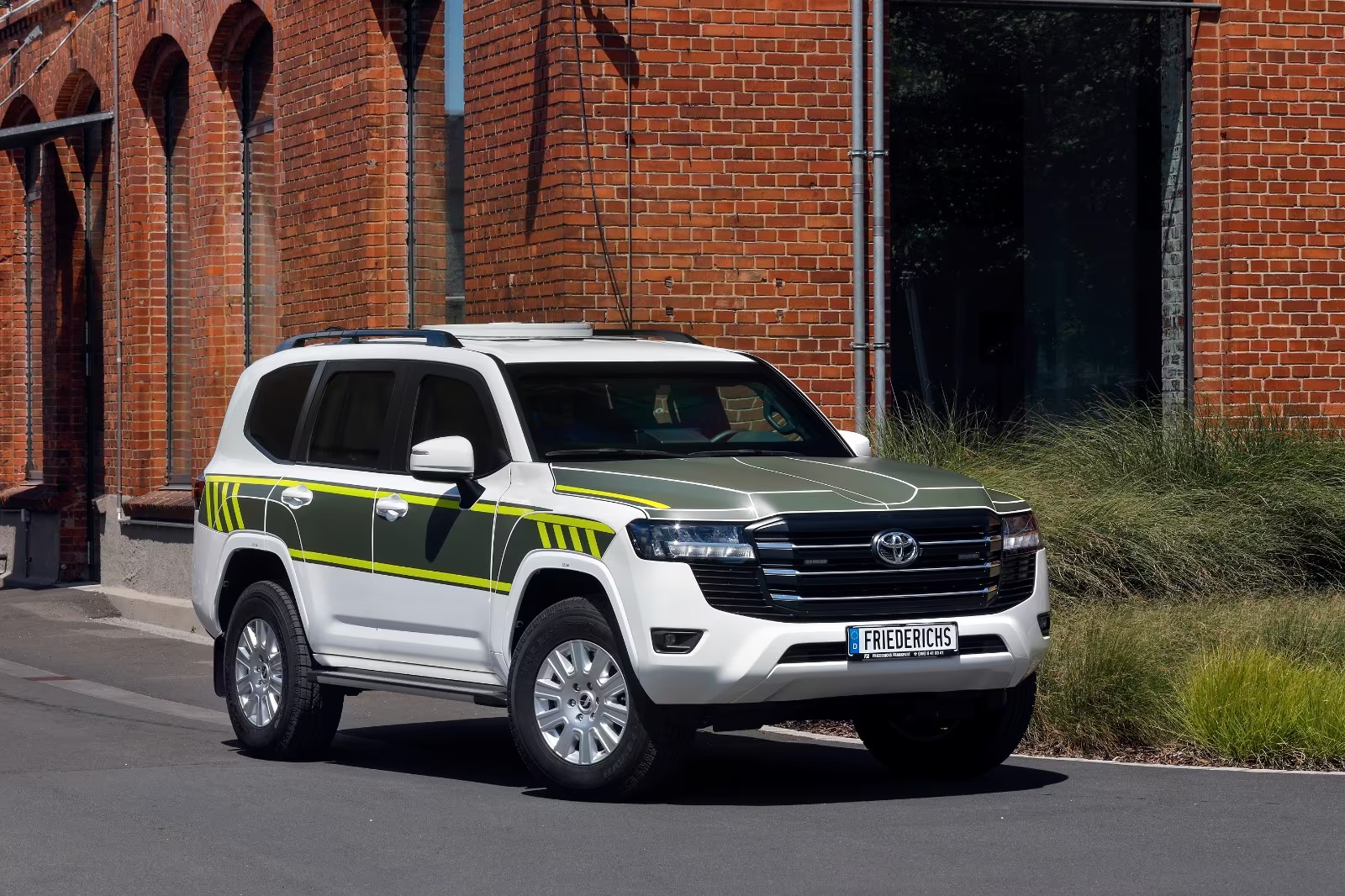 Armored Toyota Land Cruiser 300 GXR VR9 For Sale