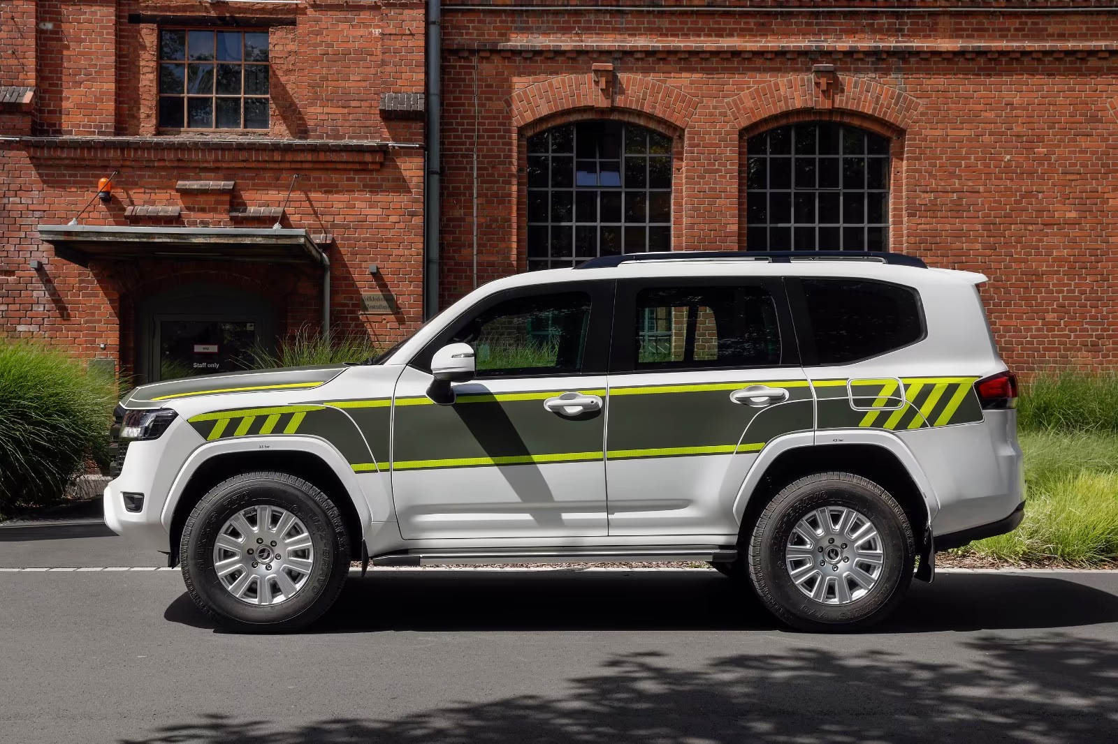 Armored Toyota Land Cruiser 300 GXR VR9 For Sale