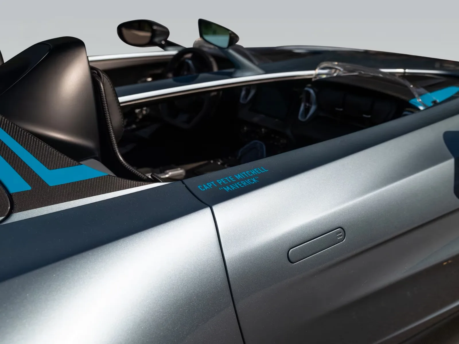 Aston Martin V12 SPEEDSTER
