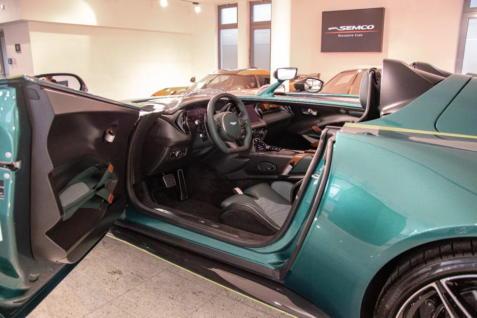 Aston Martin V12 Vantage Speedster