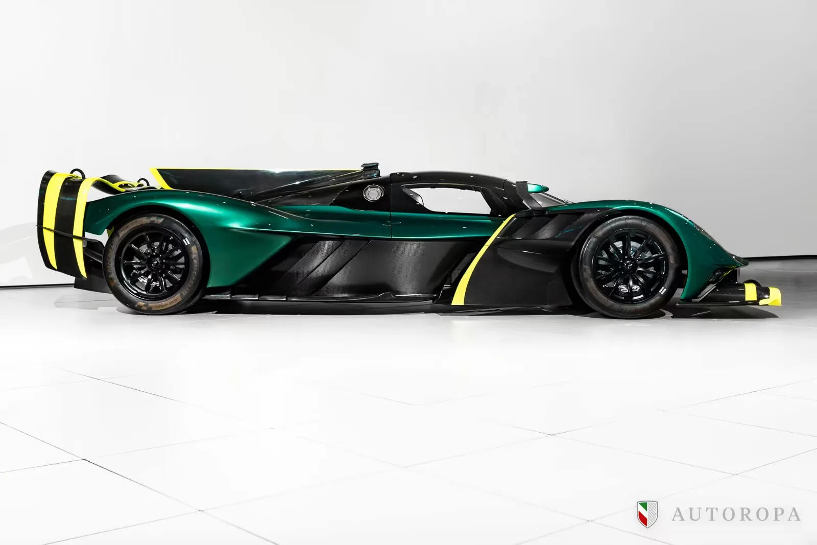 Aston Martin Valkyrie AMR Pro Track Edition