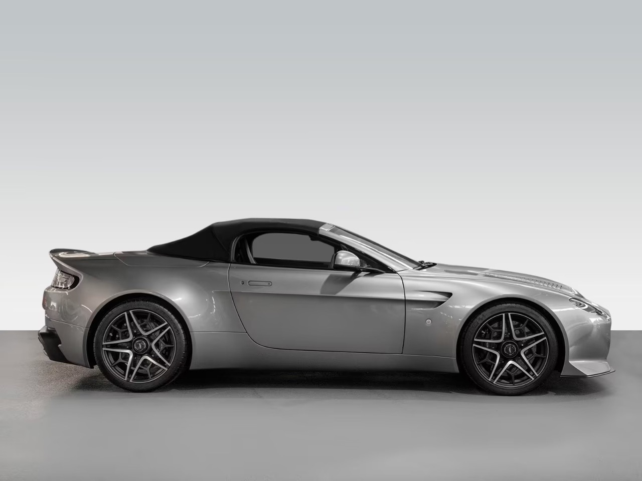 Aston Martin V12 Vantage V600