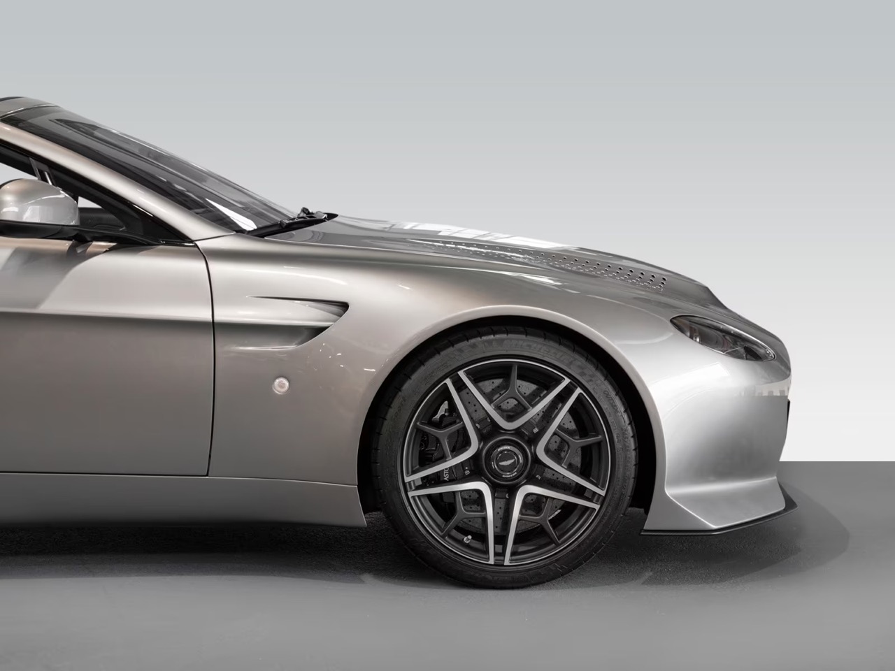Aston Martin V12 Vantage V600