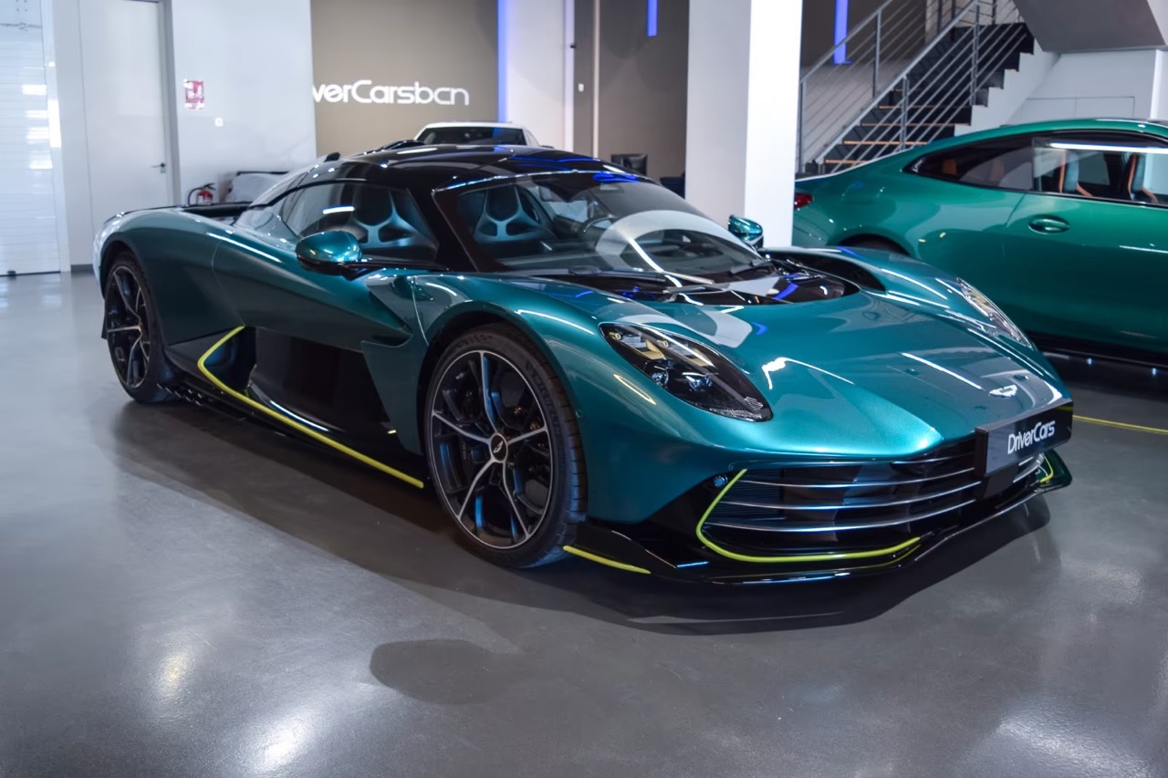 Aston Martin Valhalla Racing Green For Sale - HYPERLUXE