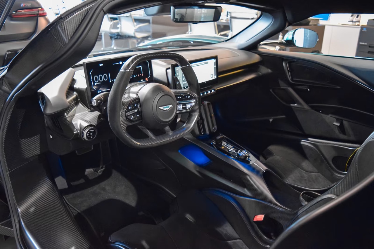 Aston Martin Valhalla