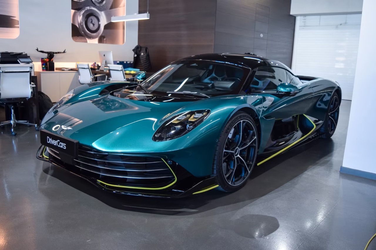 Aston Martin Valhalla
