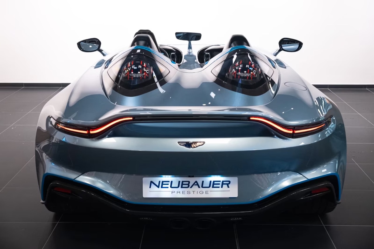 Aston Martin V12 Speedster