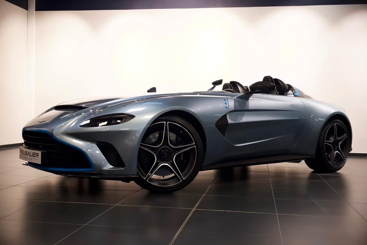 Aston Martin V12 Speedster