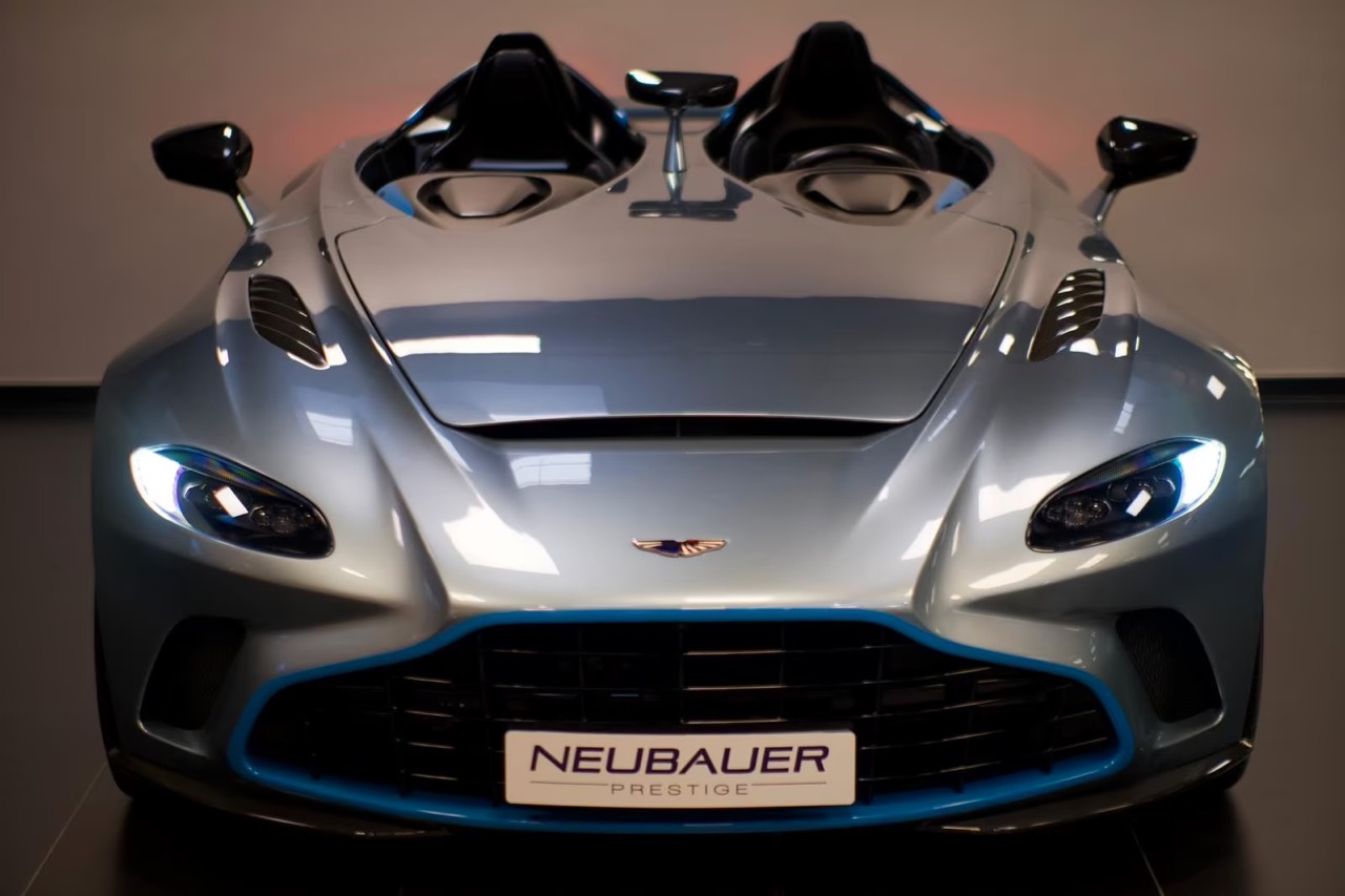 Aston Martin V12 Speedster