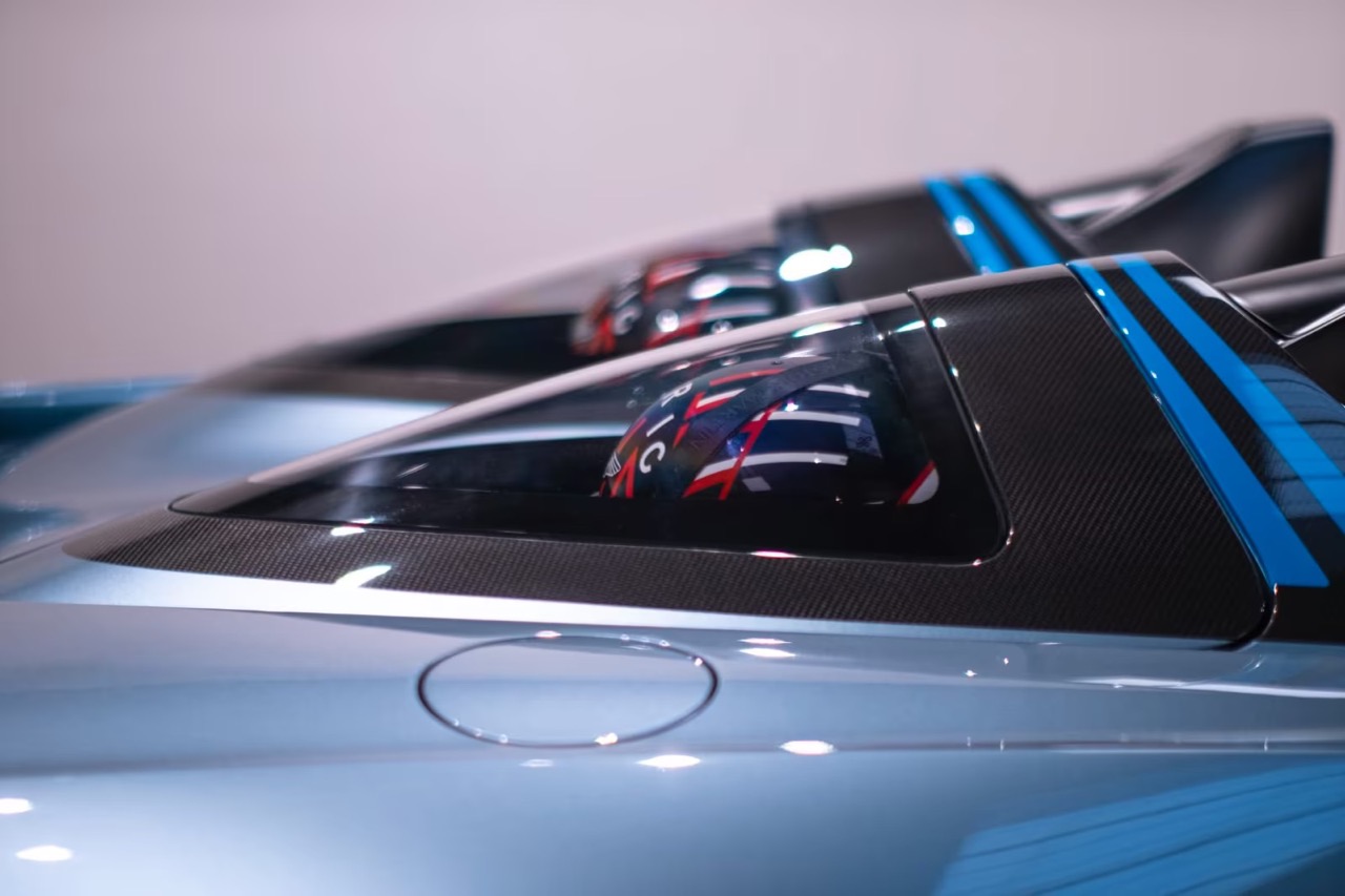 Aston Martin V12 Speedster