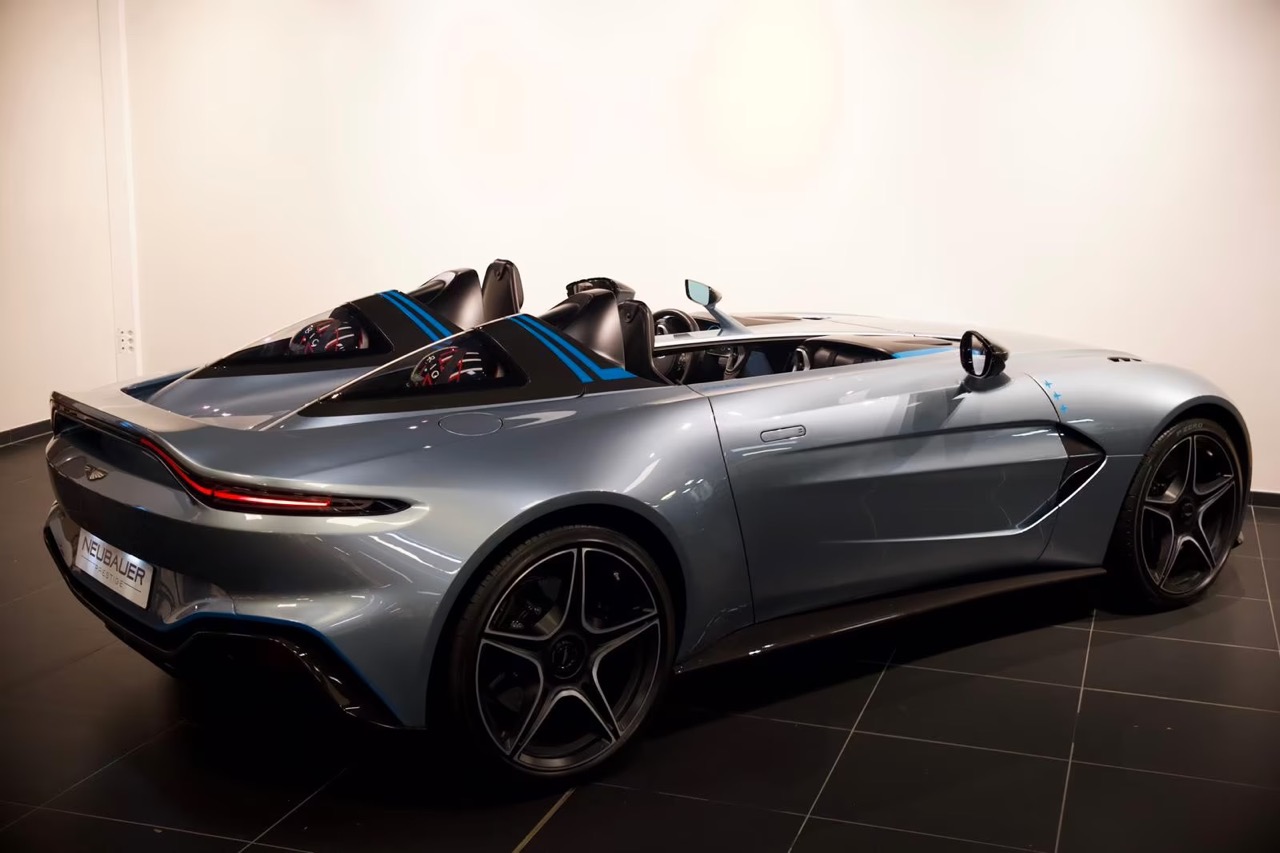 Aston Martin V12 Speedster