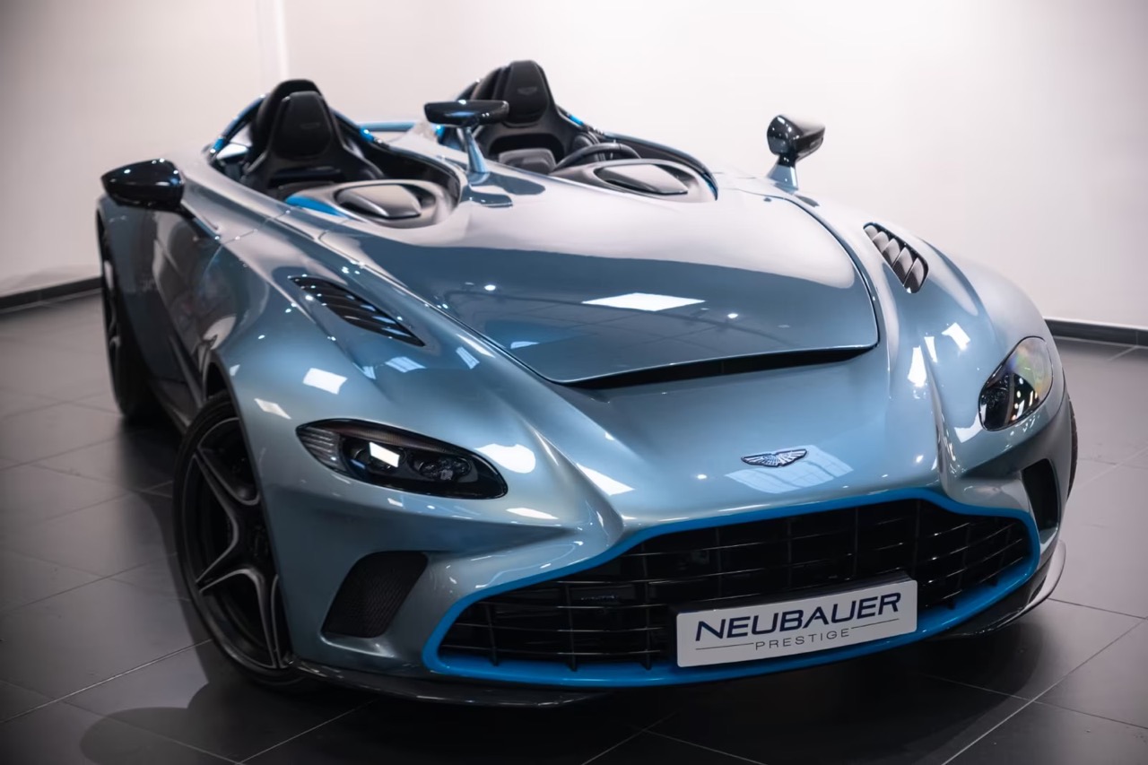 Aston Martin V12 Speedster