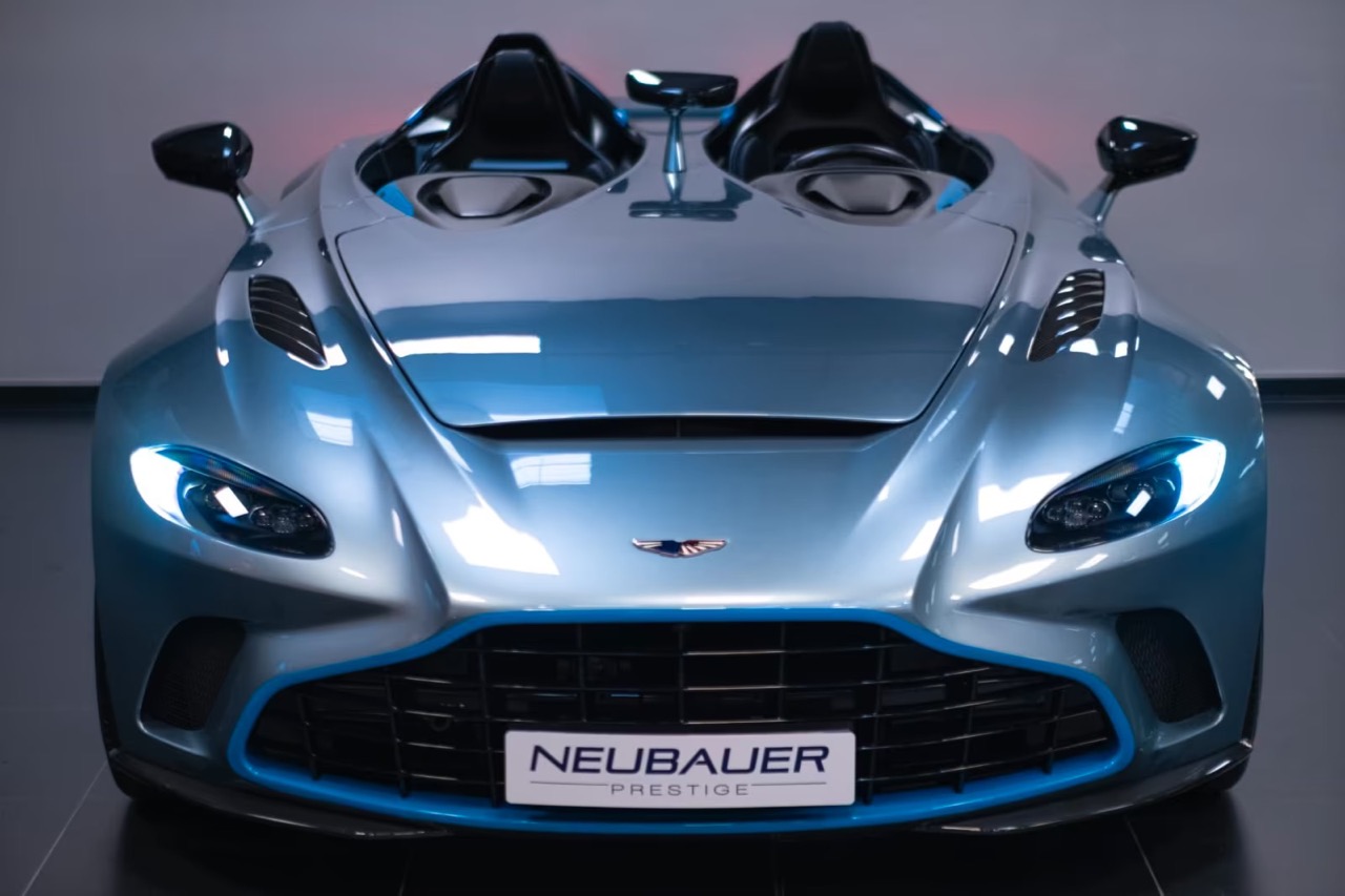 Aston Martin V12 Speedster