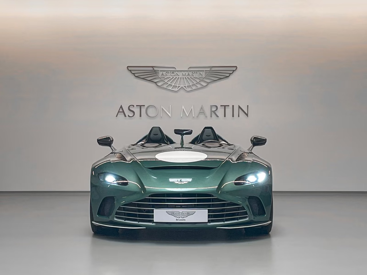 Aston Martin V12 Speedster