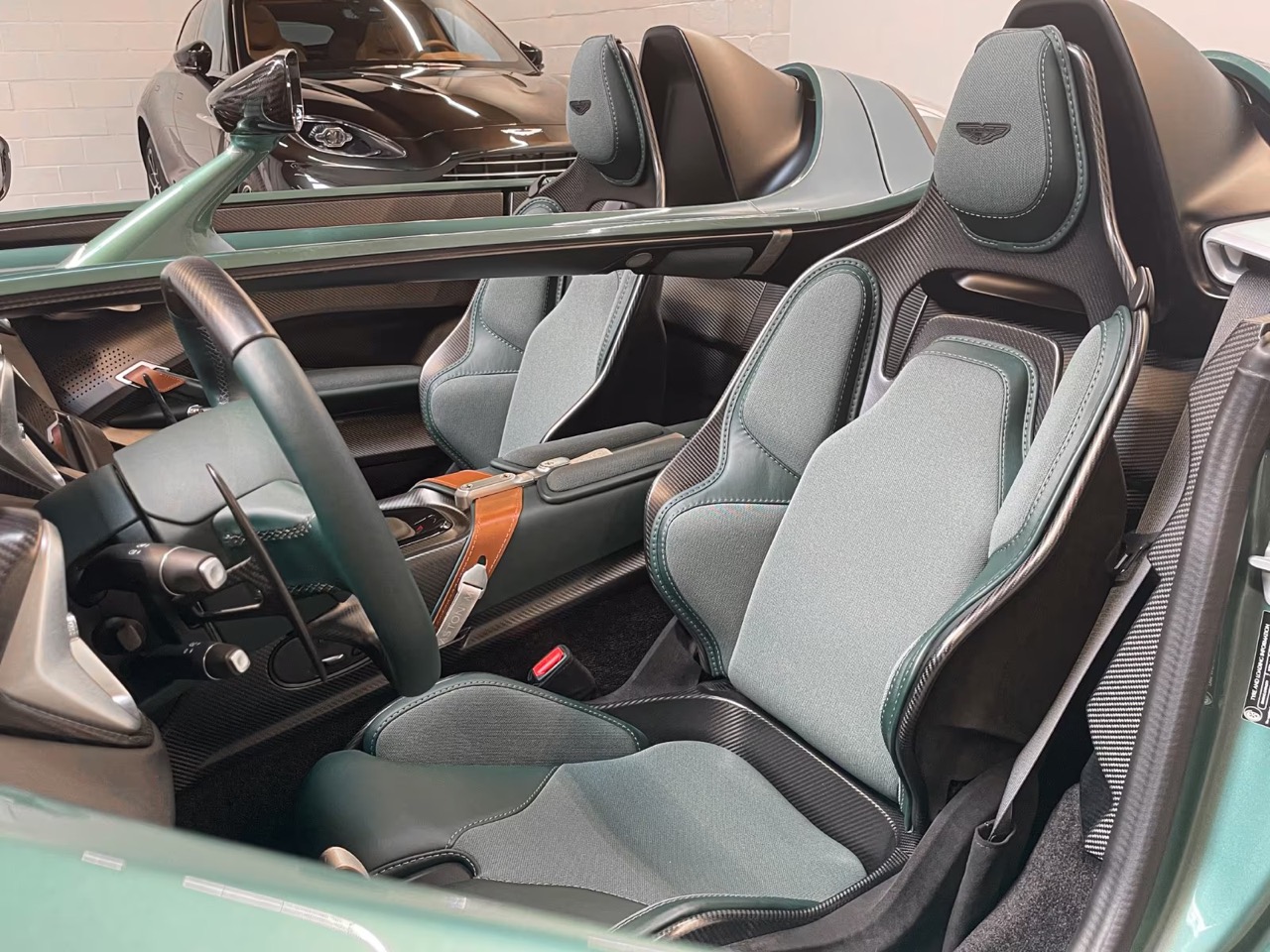 Aston Martin V12 Speedster