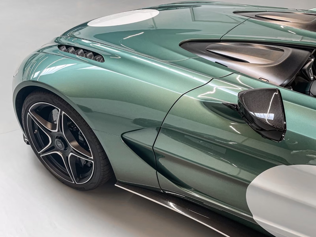 Aston Martin V12 Speedster