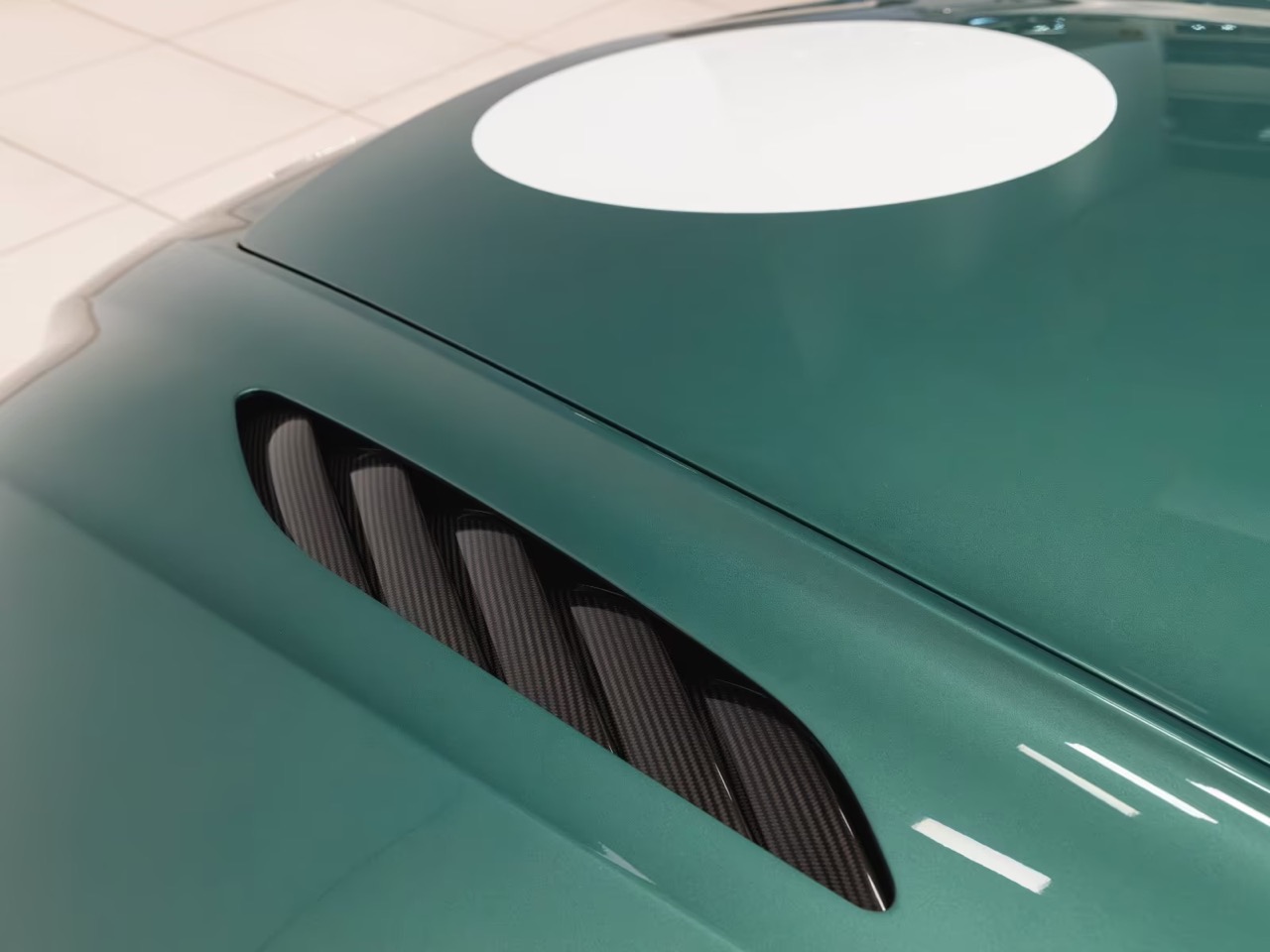 Aston Martin V12 Speedster