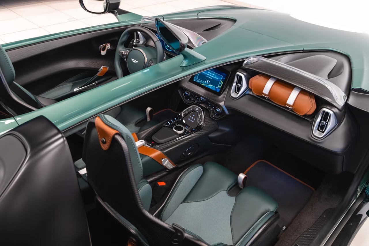 Aston Martin V12 Speedster