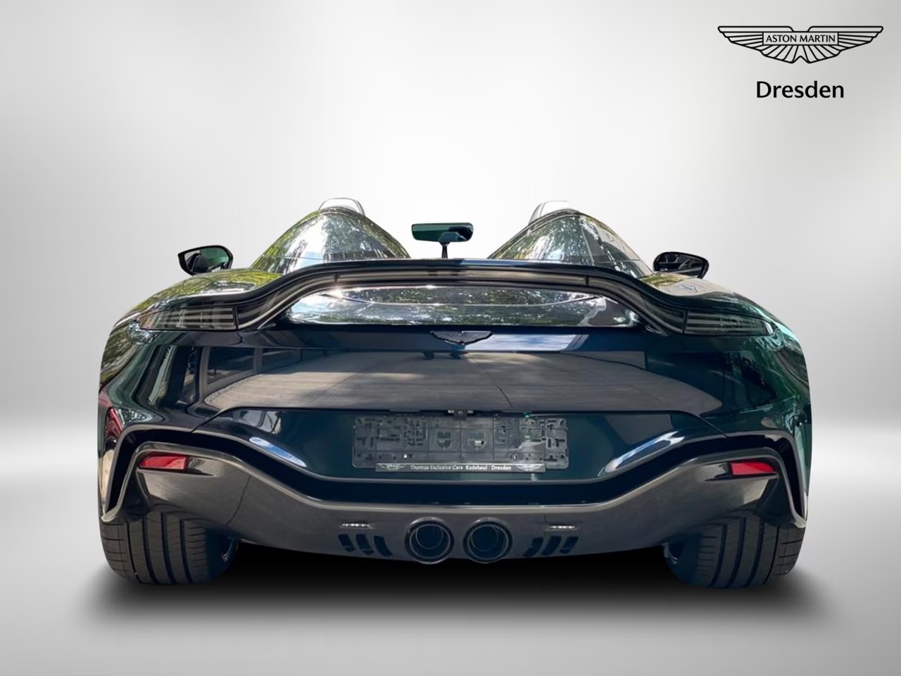 Aston Martin V12 Speedster