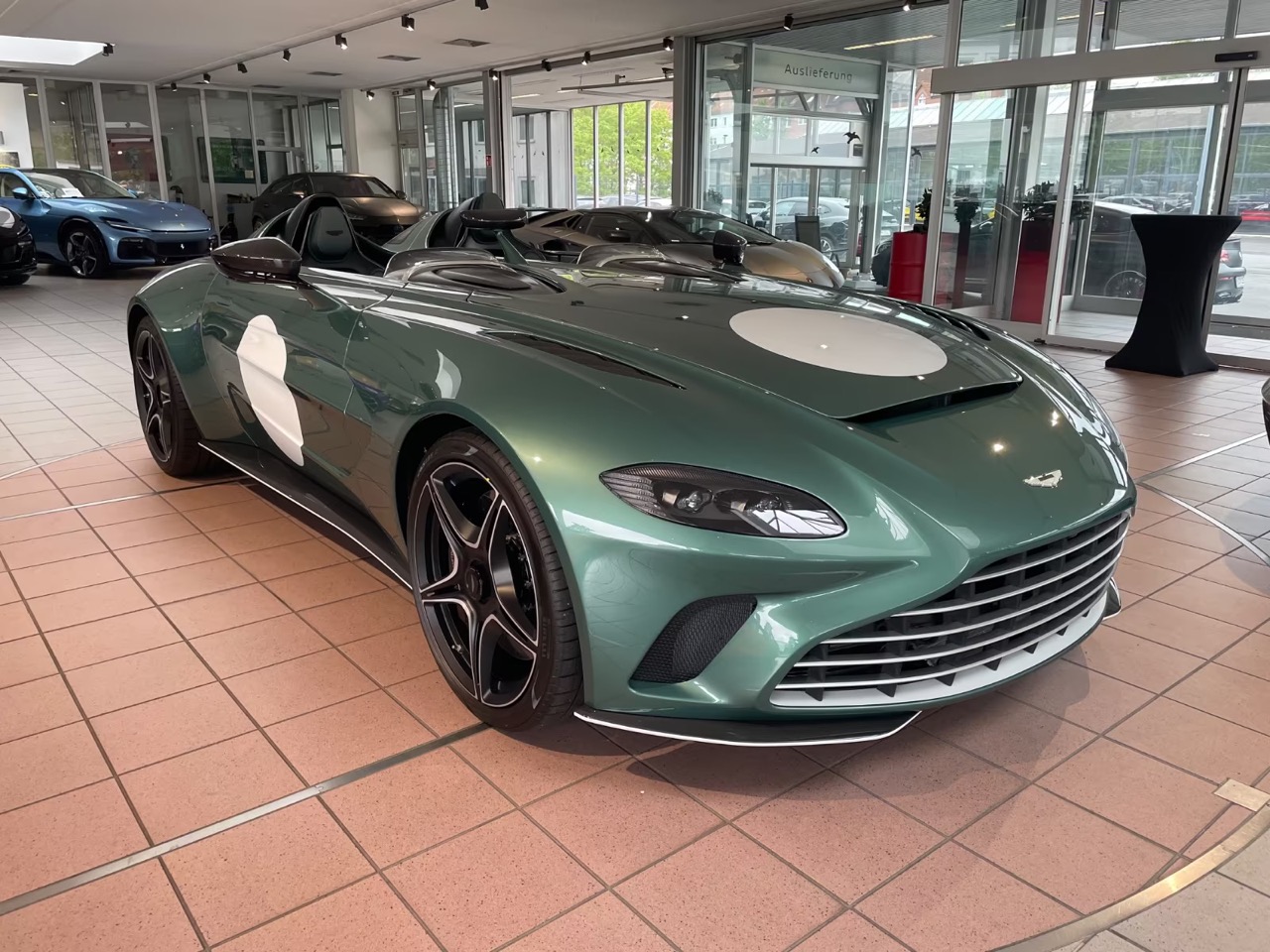 Aston Martin V12 Speedster