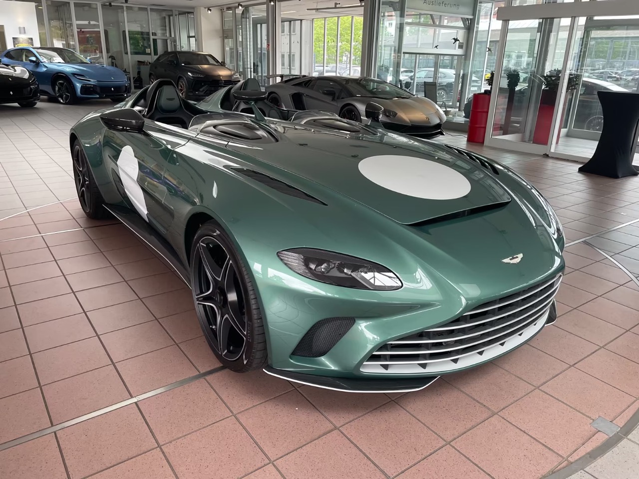 Aston Martin V12 Speedster
