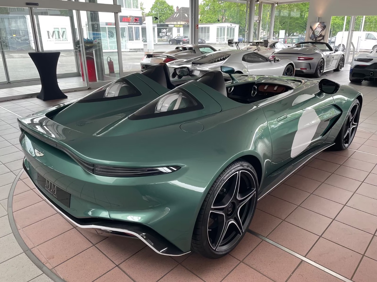 Aston Martin V12 Speedster