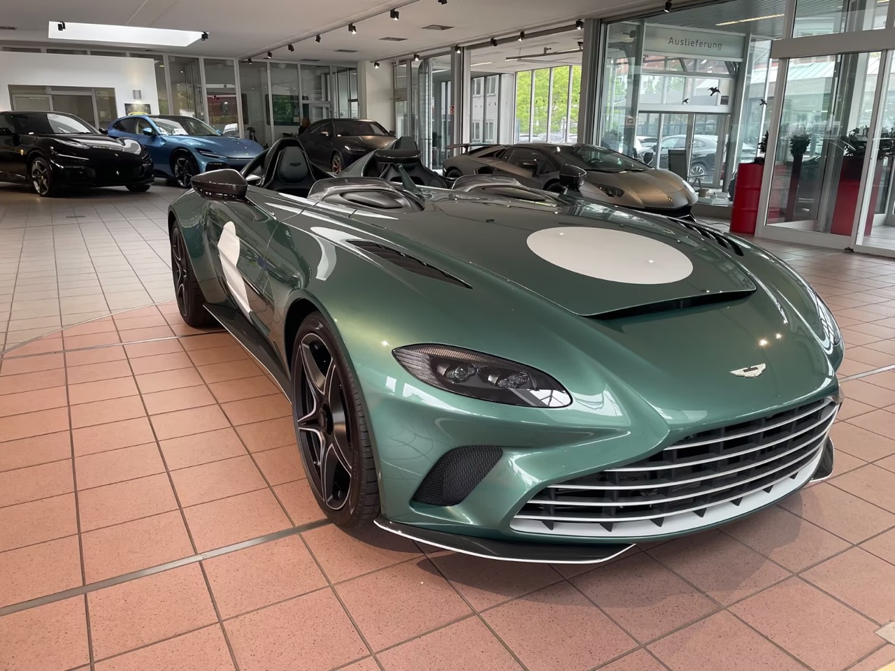 Aston Martin V12 Speedster