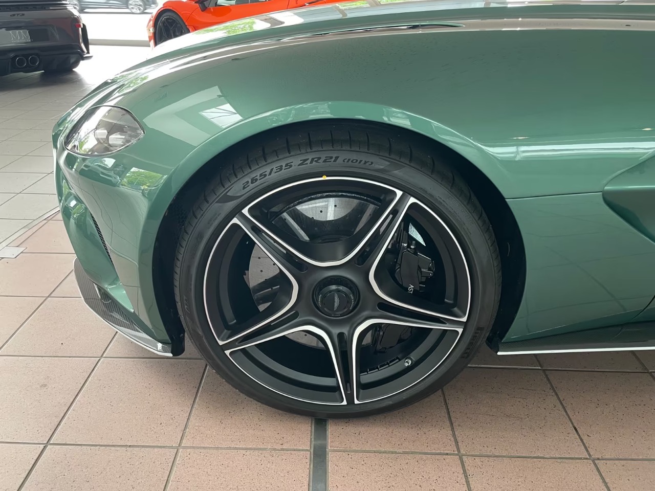 Aston Martin V12 Speedster