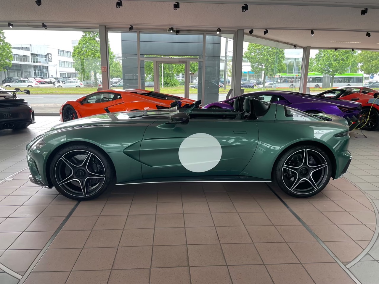 Aston Martin V12 Speedster