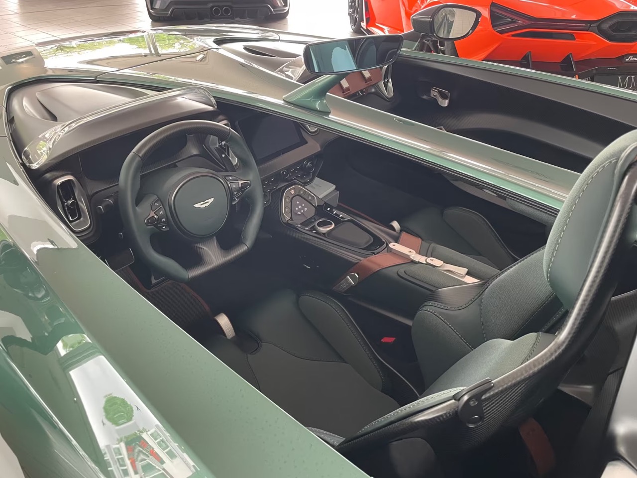 Aston Martin V12 Speedster