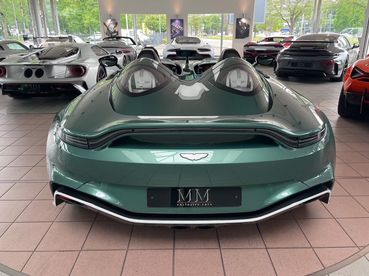 Aston Martin V12 Speedster
