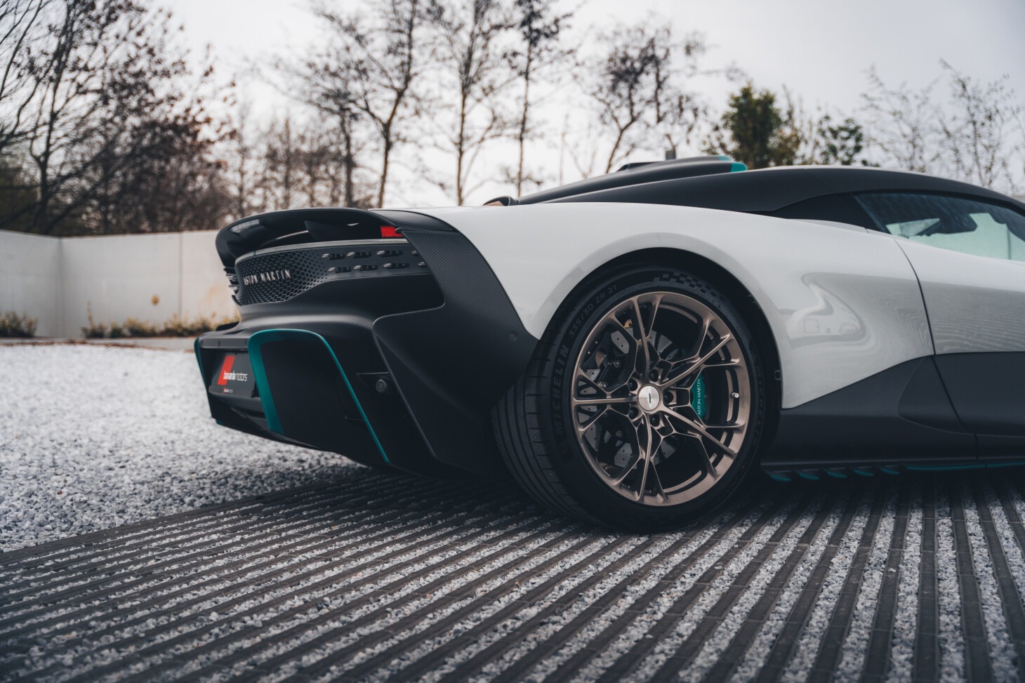 Aston Martin Valhalla