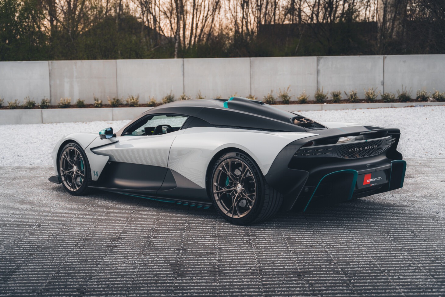 Aston Martin Valhalla