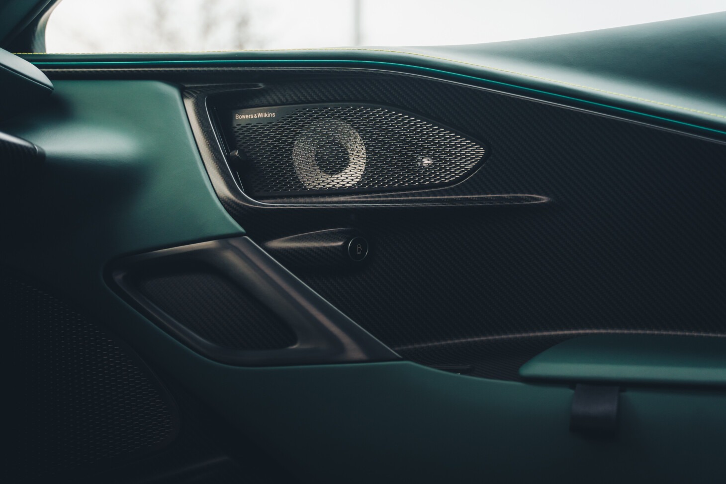 Aston Martin Valhalla