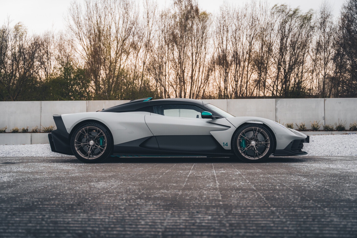 Aston Martin Valhalla