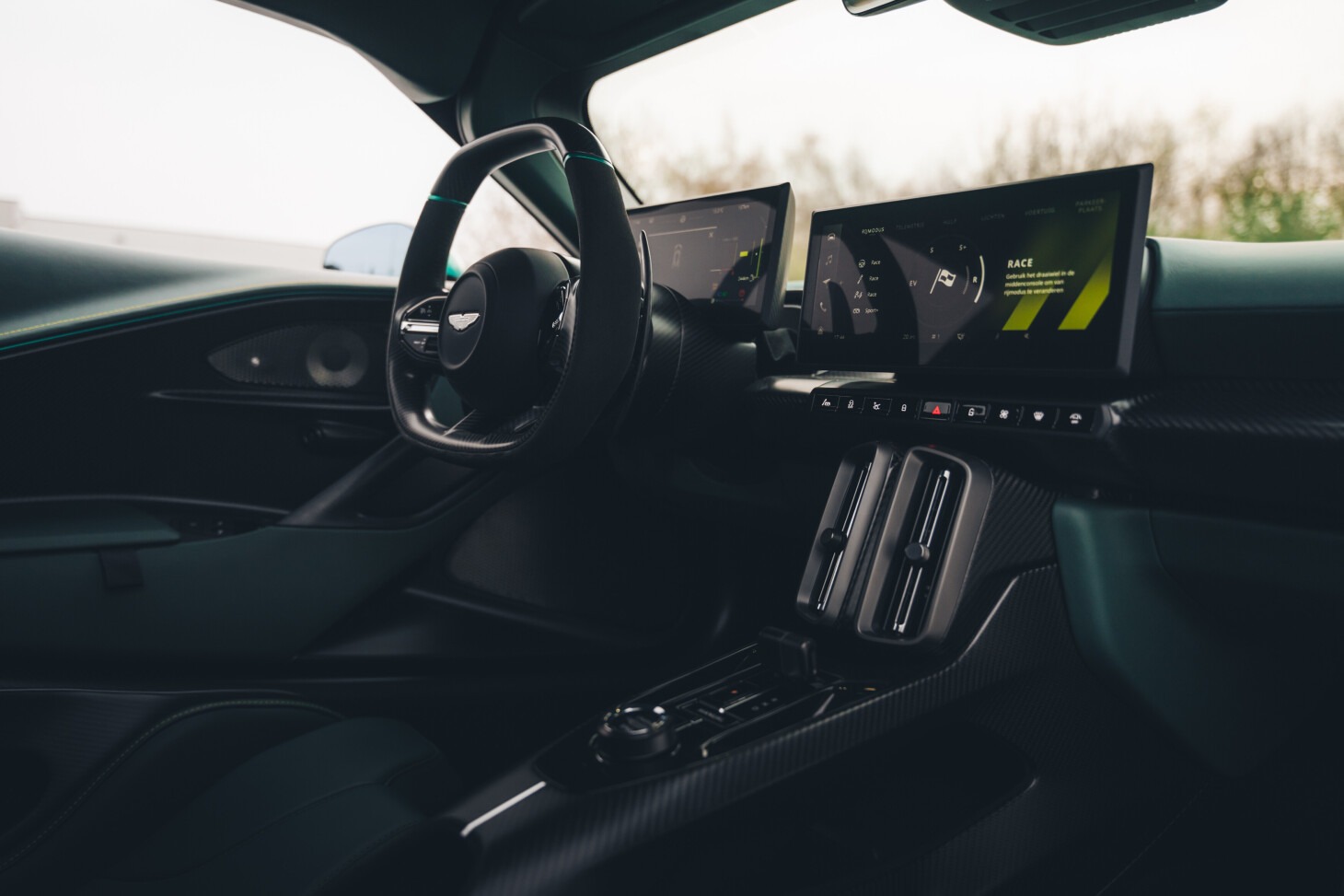 Aston Martin Valhalla