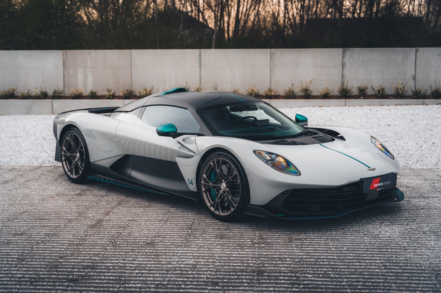 Aston Martin Valhalla