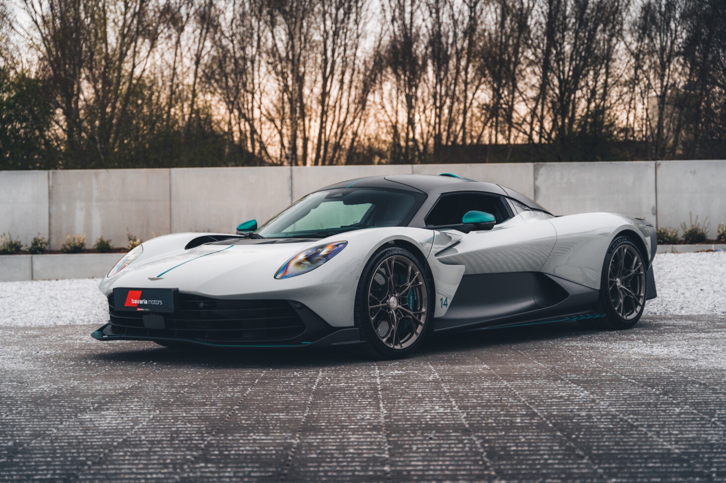Aston Martin Valhalla