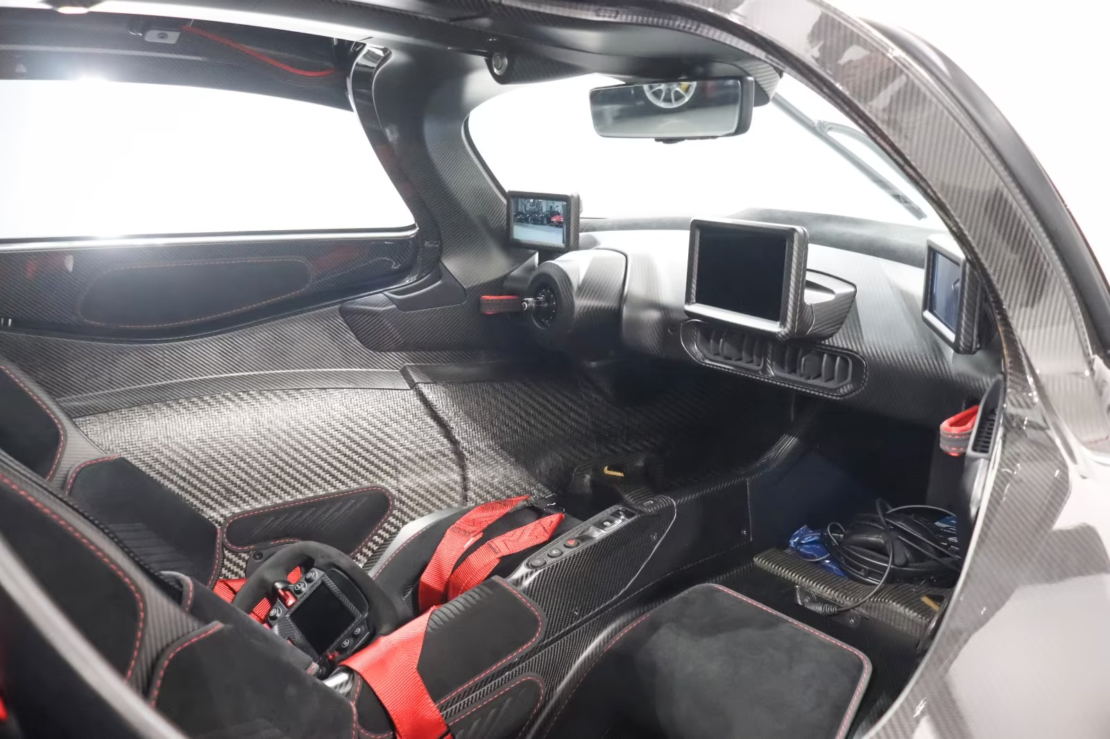Aston Martin Valkyrie