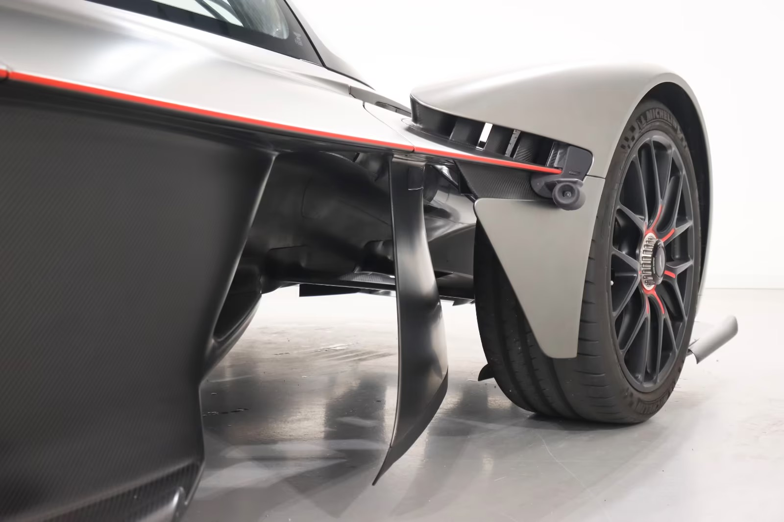 Aston Martin Valkyrie