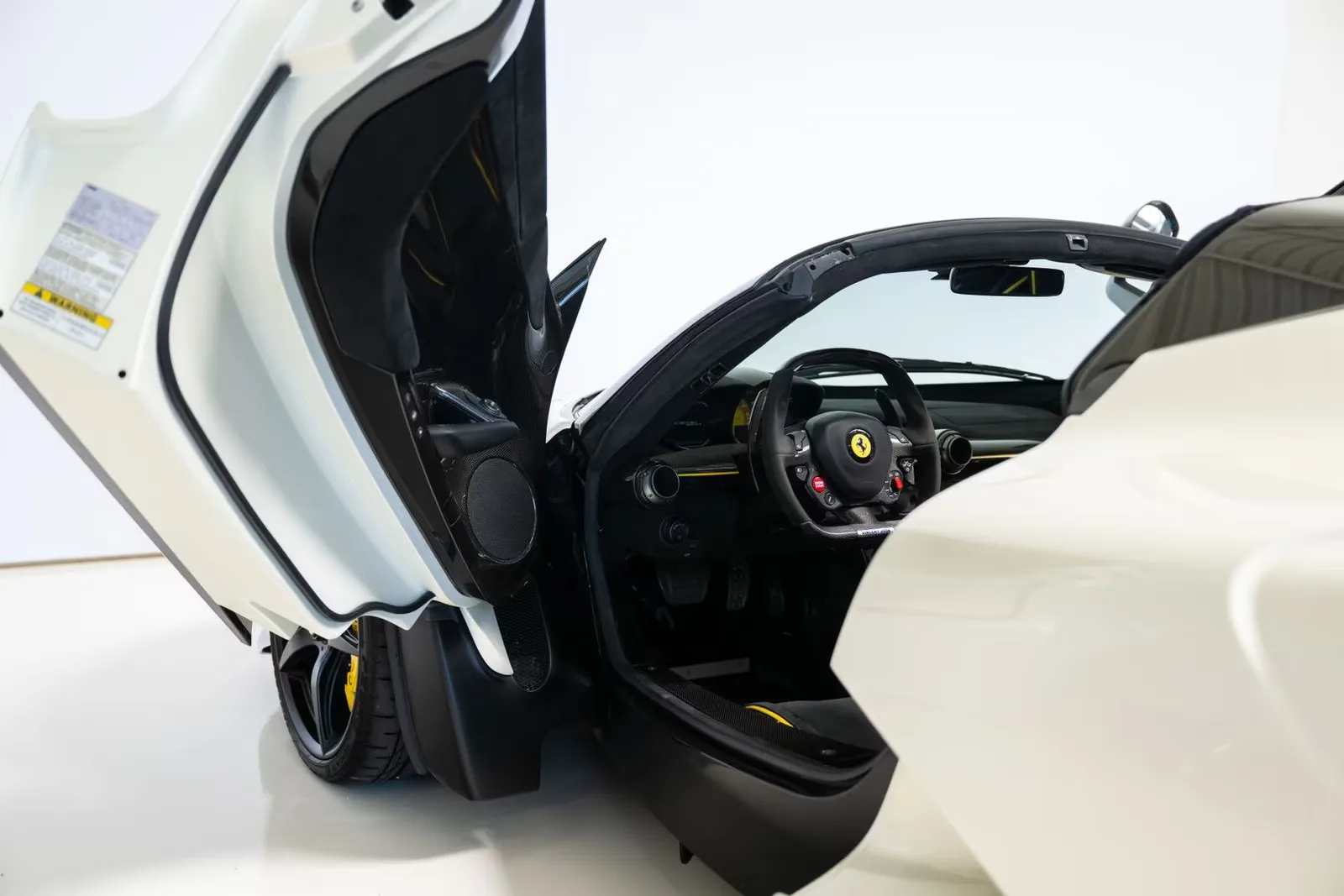 Ferrari LaFerrari Aperta