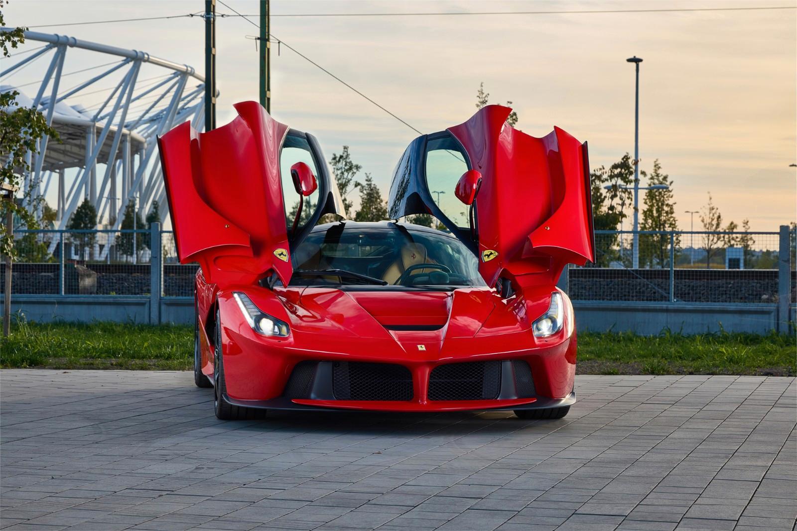 Ferrari LaFerrari ROSSO CORSA- 1 OF 499