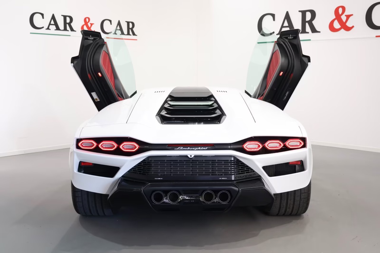Lamborghini Countach LPI 800-4