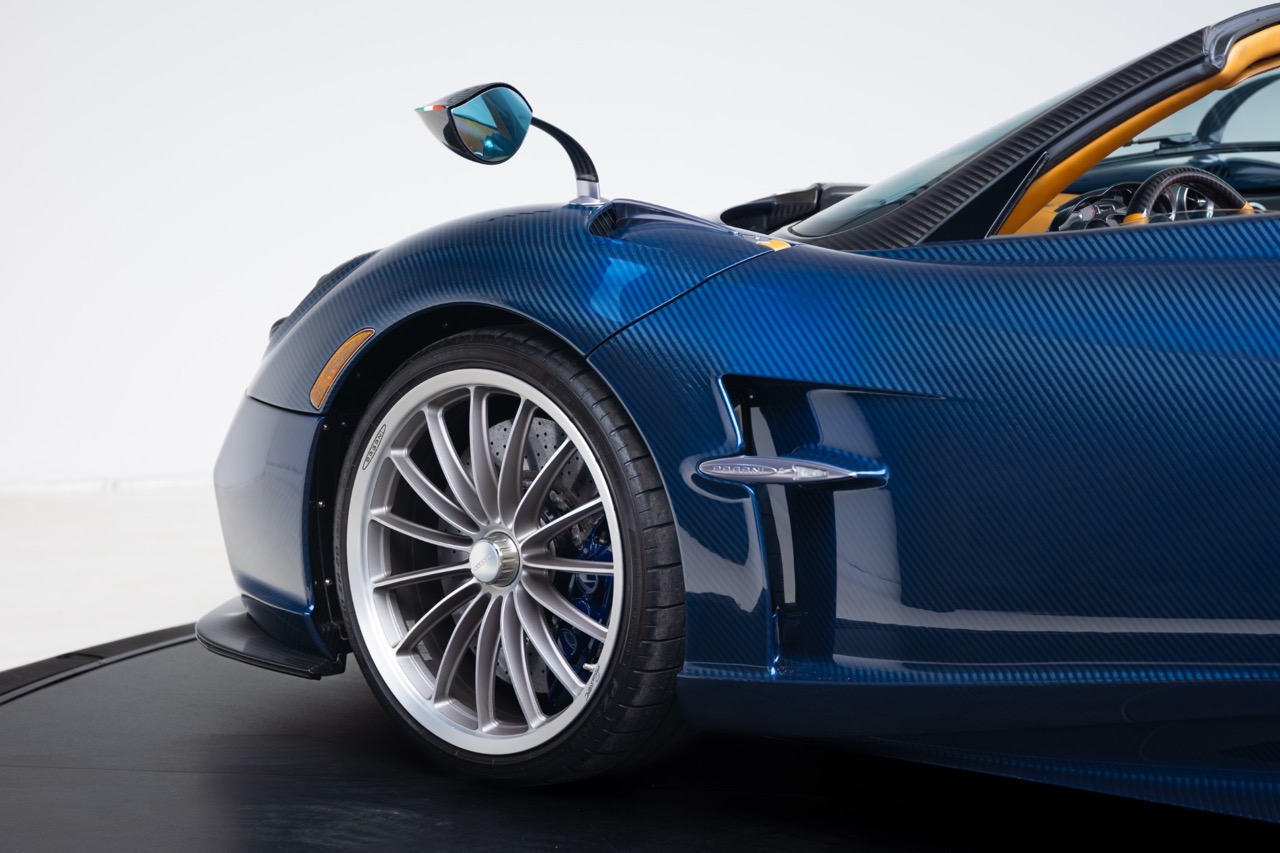 Pagani Huayra Roadster