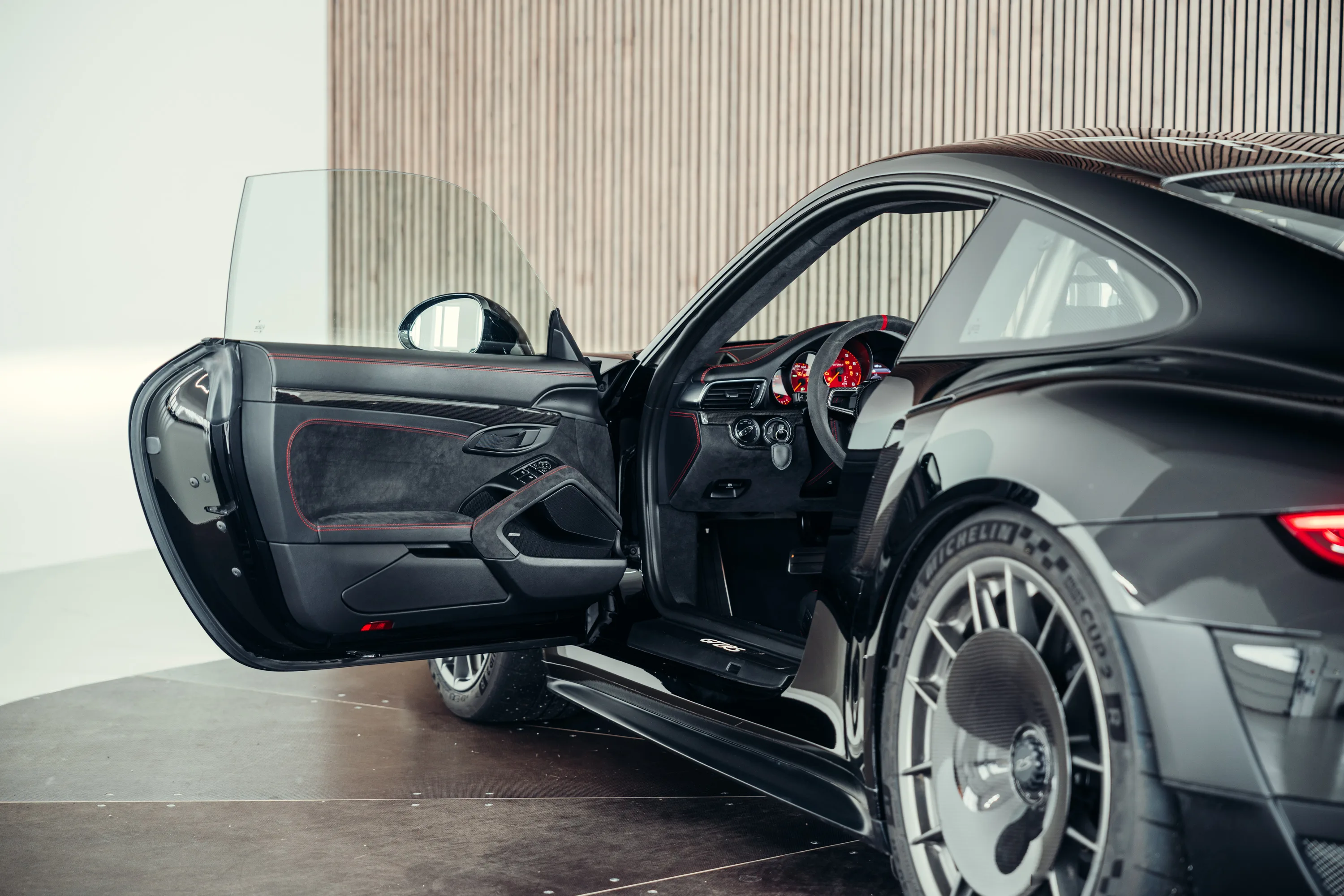 Porsche 911 GT2 RS