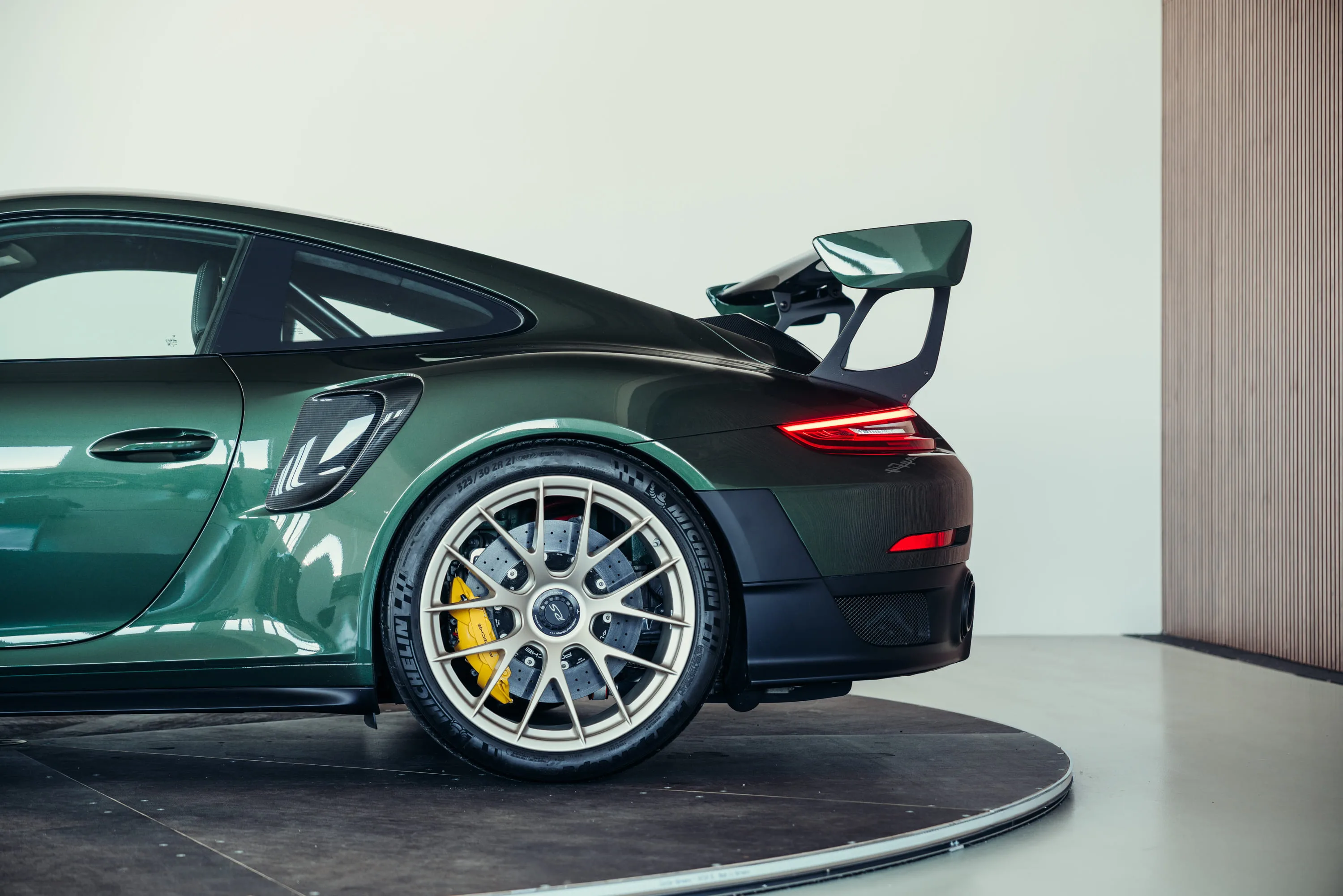 Porsche 911 GT2 RS