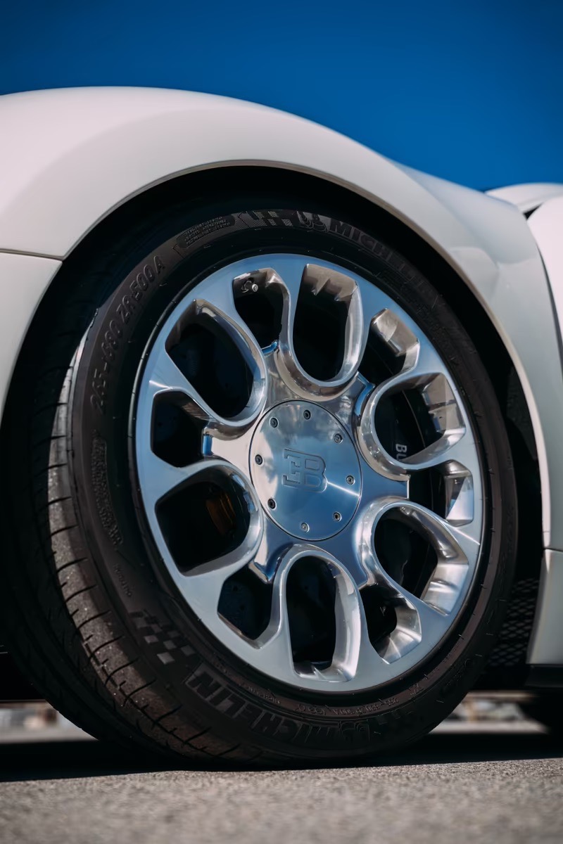 Bugatti Veyron Grand Sport Sang Blanc