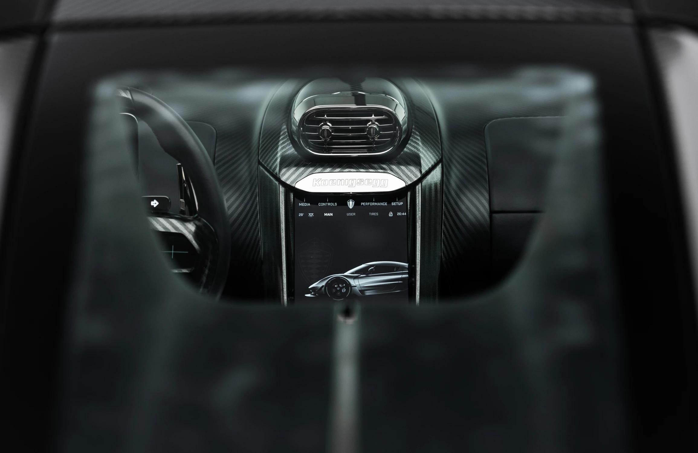 Koenigsegg Jesko Attack