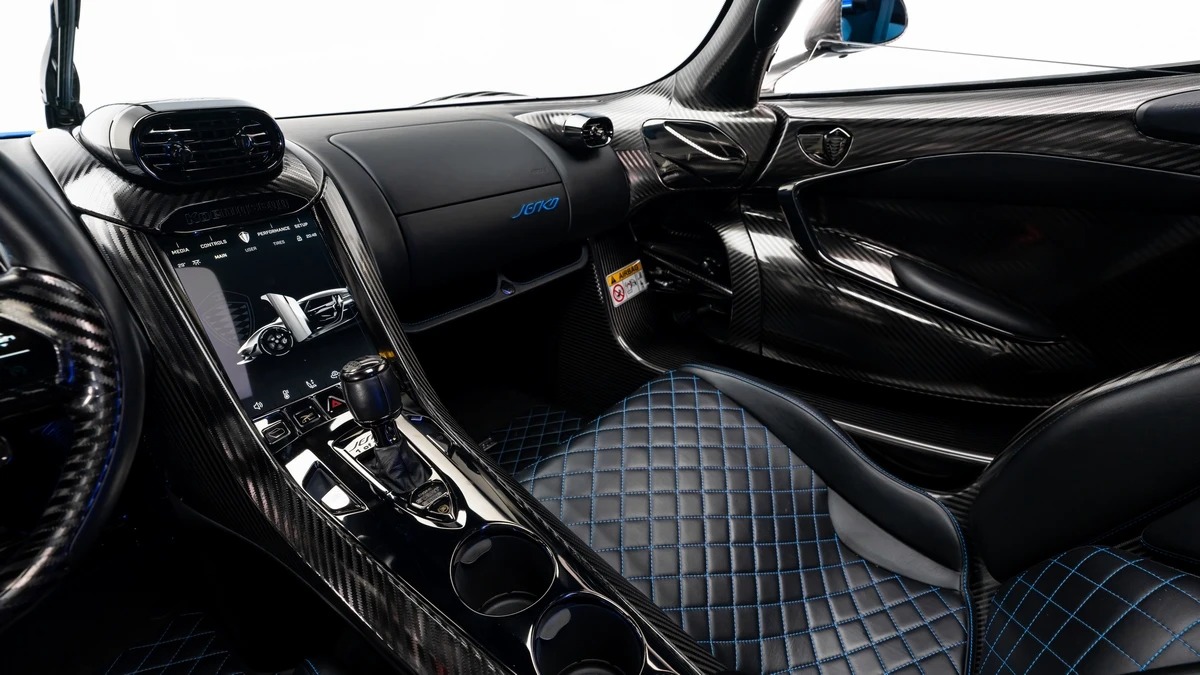Koenigsegg Jesko Attack